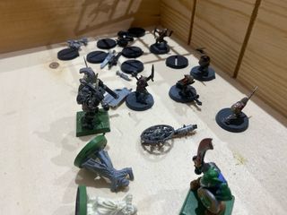 Lote Warhammer Señor y 1ª Generación