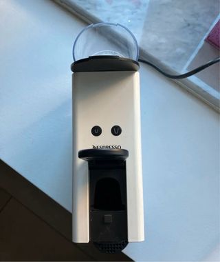 Nespresso Essenza Mini Macchina Caffè + Capsule