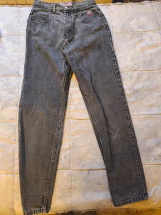 Pantalón vaquero gris