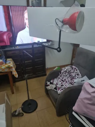 Lámpara de pie salón negra/roja