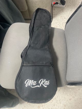 Funda y Ukelele Negro MaKai