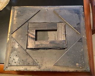 Cuadro vintage con marco barroco dorado y pintura