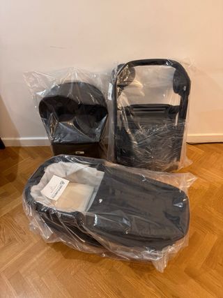 Carrito Joie Chrome DLX con cuco y maxicosi