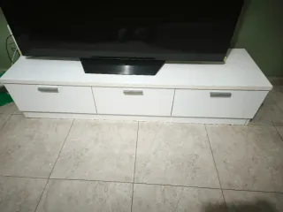 Mueble de comedor blanco