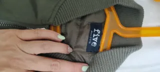 Cazadora bomber five verde militar