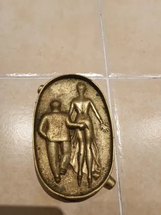 Cenicero antiguo bronce figuras