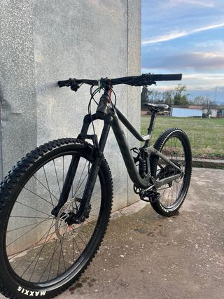 Bici Enduro a Doppia Sospensione
