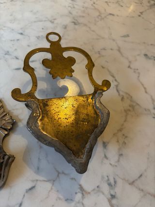 2 acquasantiere in metallo