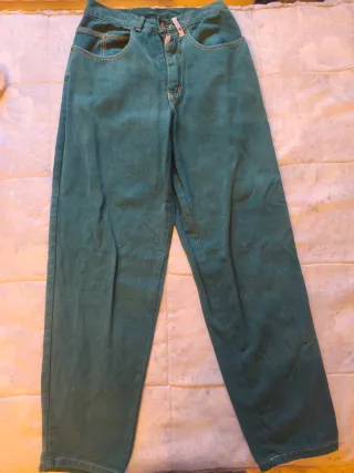 Pantalón vaquero verde