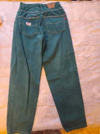 Pantalón vaquero verde