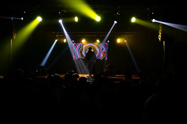 ALQUILER EQUIPO PARA FESTIVALES Y DIRECTOS