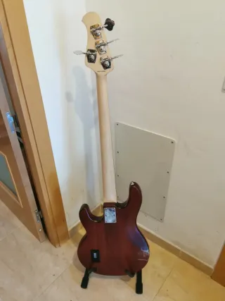 Bajo Sterling StingRay