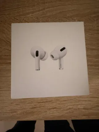 Custodia bianca per AirPods Apple