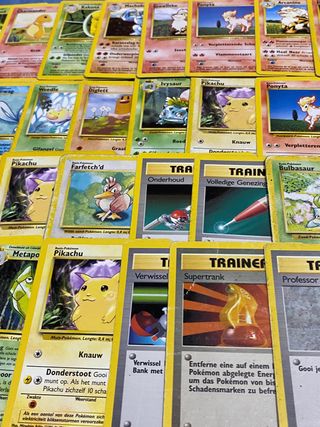 36 cartas pokémon BASE SET holandés