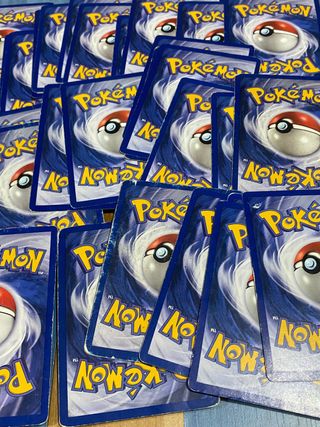 36 cartas pokémon BASE SET holandés