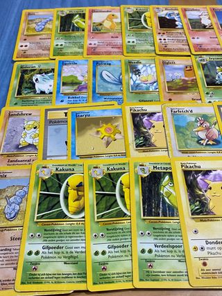 36 cartas pokémon BASE SET holandés