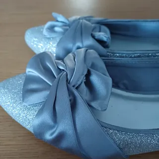 Bailarinas Anna Field plateadas con lazo