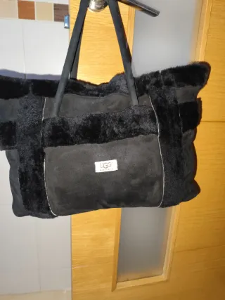 Bolso UGG Negro Piel y Borrego