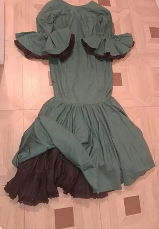 Traje de flamenca verde y negro