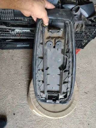 Asiento Derbi Variant