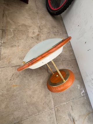 Lámpara de cristal y madera