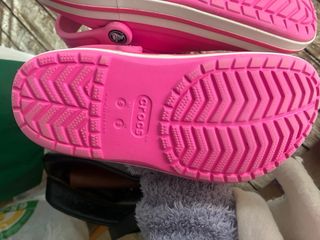 Crocs rosas