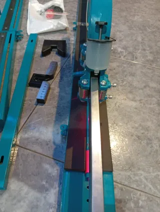 Cortadora de azulejos nueva