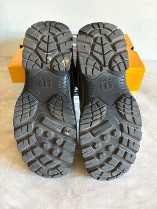 Zapatos de seguridad Mendi grises y naranjas