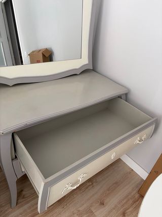 Cómoda vintage francesa con espejo