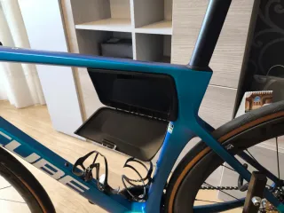 Cube Agree SLT 2025, talla 56