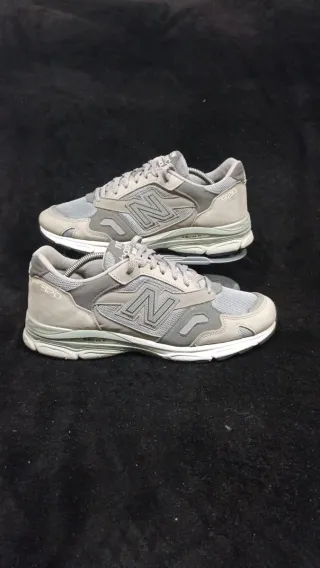 New Balance 920 MiUK Talla 44 Gris