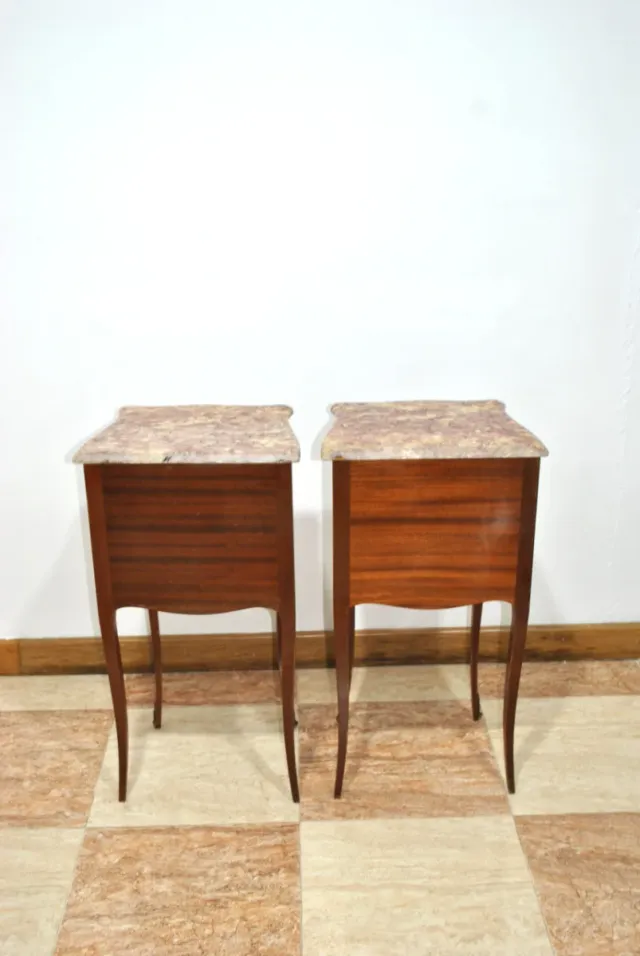 Antiguas mesitas Luis XV marqués y mármol