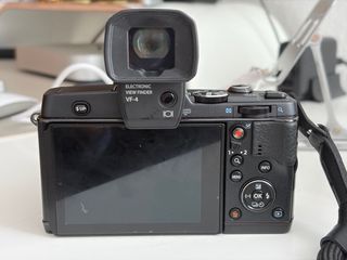 Olympus PEN E-P5 + Visor VF-4 + 14-42mm