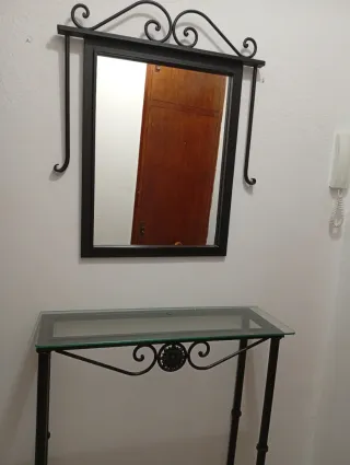Entradita de cristal y metal