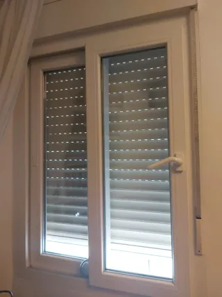 Instalación de herraje para oscilobatiente