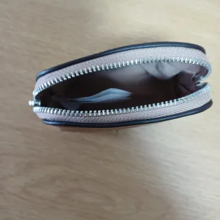 Bolso fiesta mujer beige y blanco.