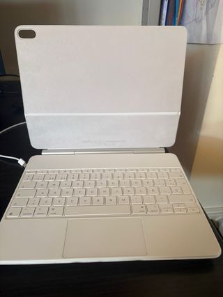 Teclado Apple Magic Keyboard iPad Air 13 M3