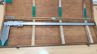 Calibre Mitutoyo 500 mm.