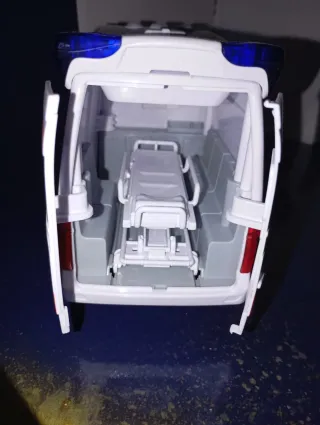 Ambulancia Juguete Luz y Sonido