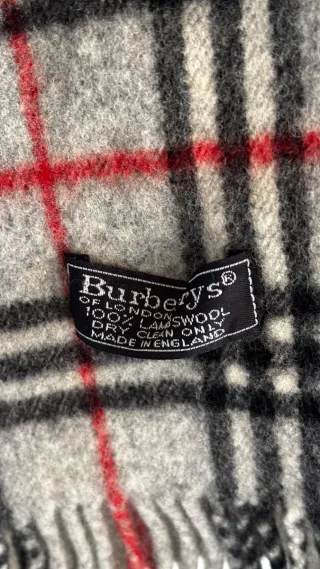 Bufanda Burberry Cuadros Gris y Rojo Original