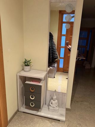 Entradita recibidor madera y cristal