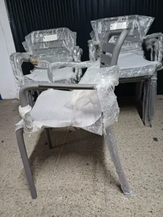 Sillas con brazos exterior grises NUEVAS