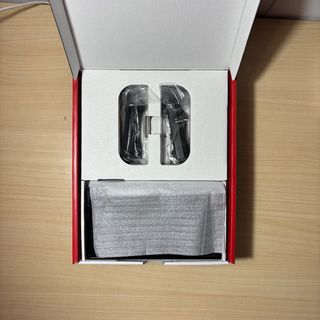 Nintendo Switch OLED Blanca y Negra + funda