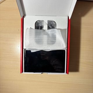 Nintendo Switch OLED Blanca y Negra + funda