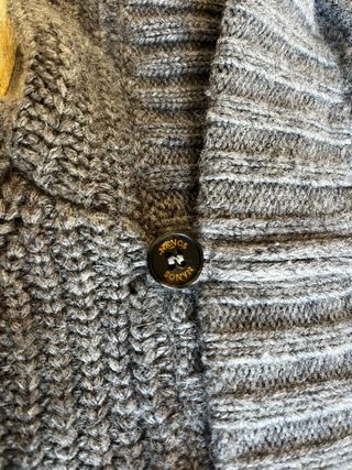 Jersey de punto grueso gris con capucha de Nanos