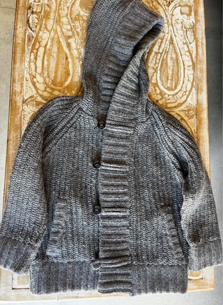 Jersey de punto grueso gris con capucha de Nanos