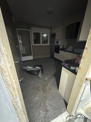 Ventanas blancas con mosquiteras varias medidas