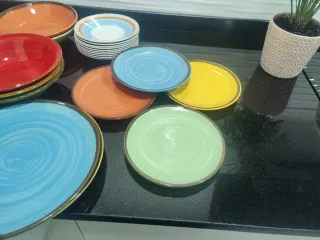 Platos de cerámica sueltos