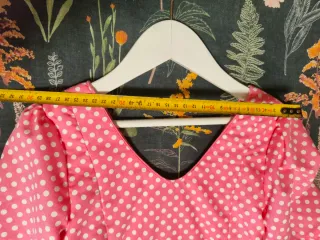 Vestido de flamenca rosa con lunares