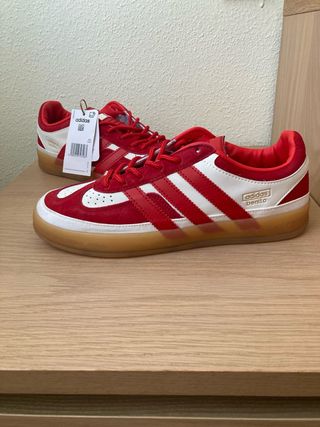 Zapatillas Adidas Bad Bunny Rojas y Blancas